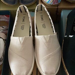 Toms ladies shoes